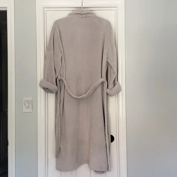 Pine Cone Hill Robe